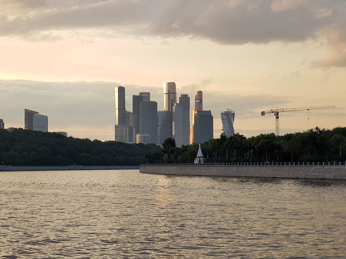 Офисы от 950 до 1100 кв.м. в аренду и продажу в Москве и Московской области